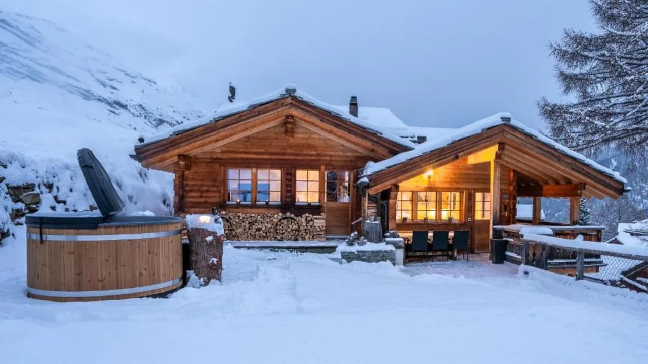 Modernes Schweizer Alpen-Chalet mit Ski-in/Ski-out