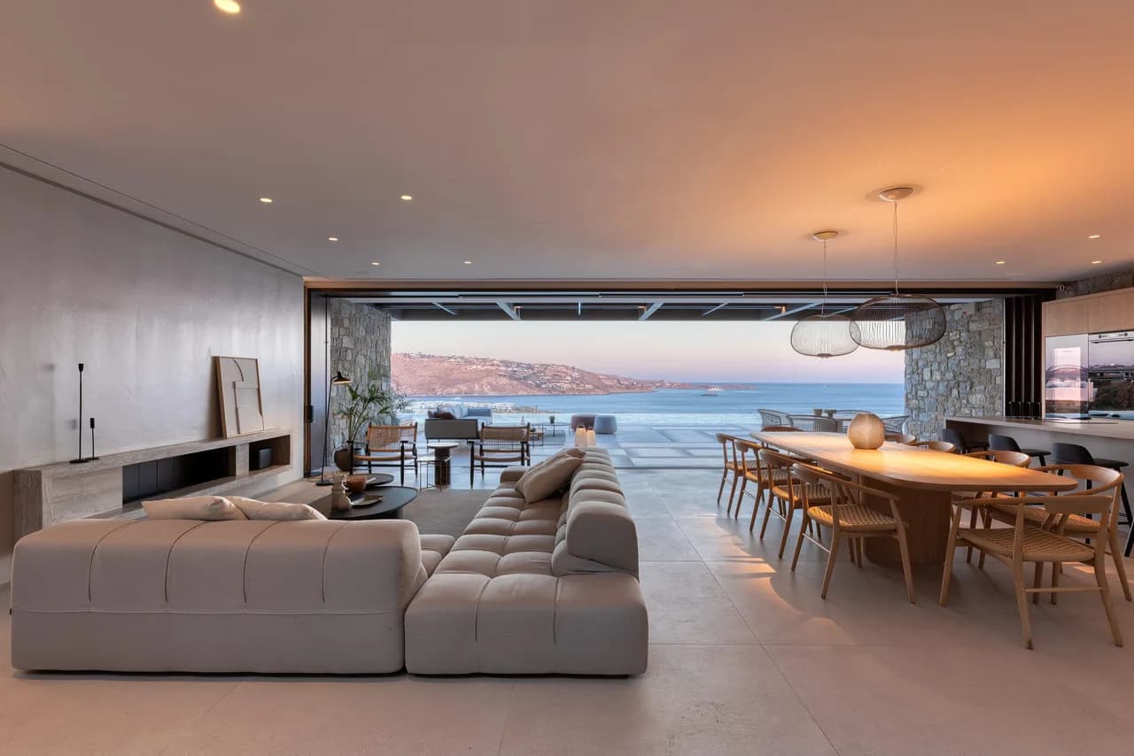 Atemberaubende Mykonische Villa mit zwei Infinity-Pools