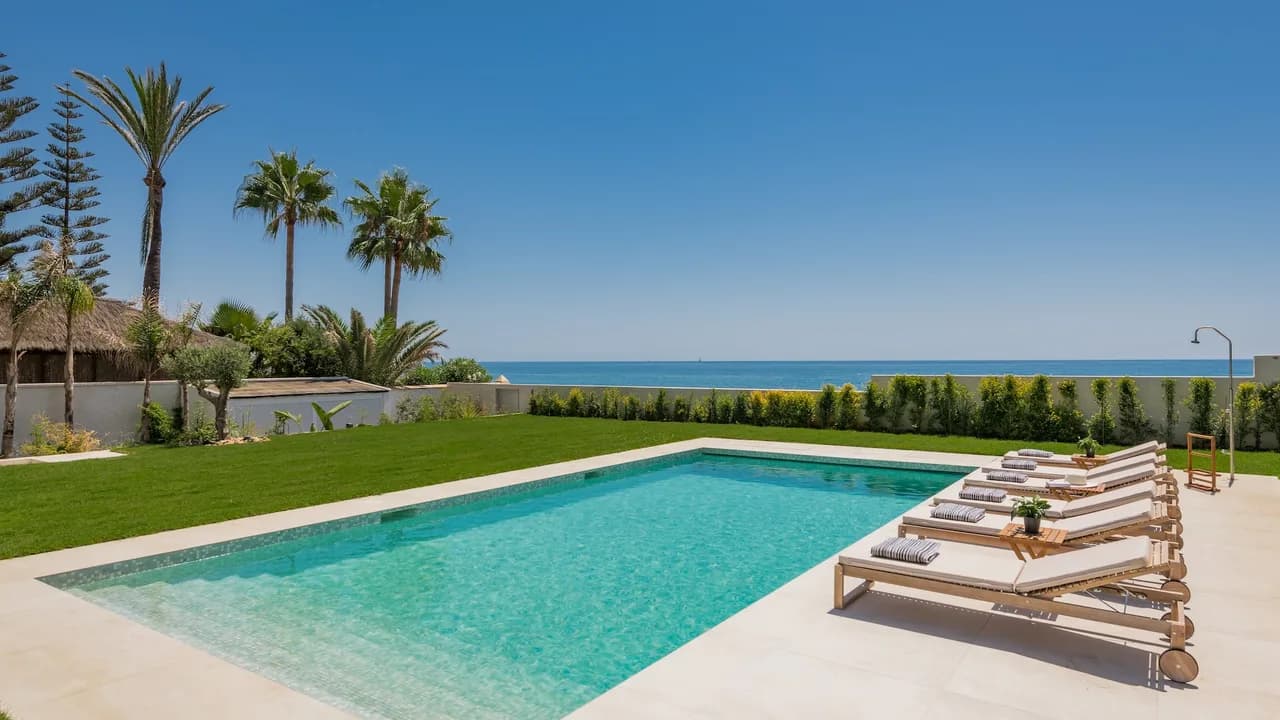 Moderne Strandvilla mit beheiztem Pool und Fitnessraum, Foto 4