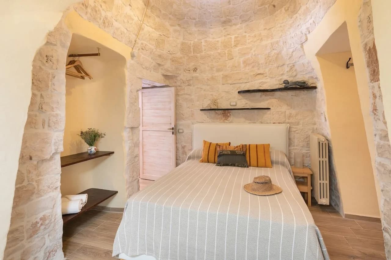 Beautiful Haven with Panoramic Views Over Valley photo 3