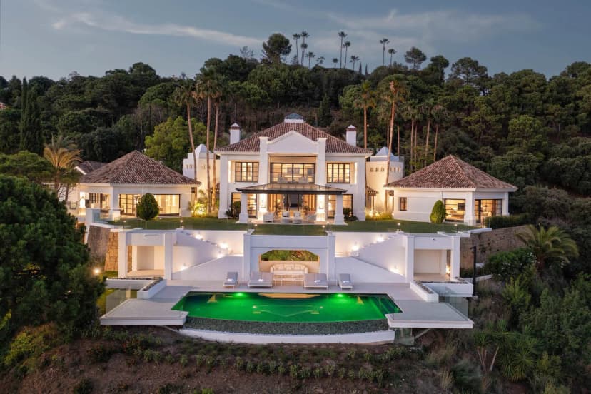 Luxury Villa with Panoramic Sea Views and Indoor Pool