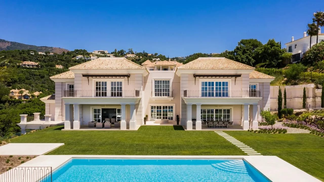 Elegante mediterrane Villa mit Kino