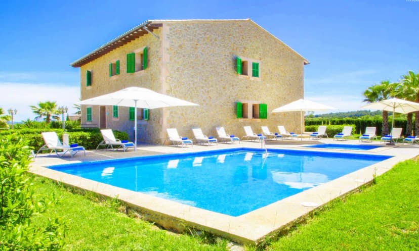 Spacious Six Bedroom Villa in Mallorca