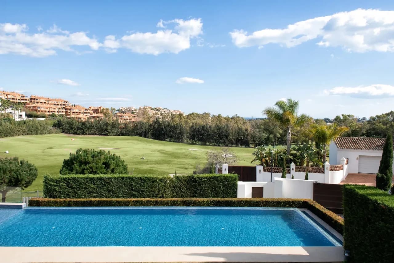 Modern Sleek Villa with Infinity Views, foto 4