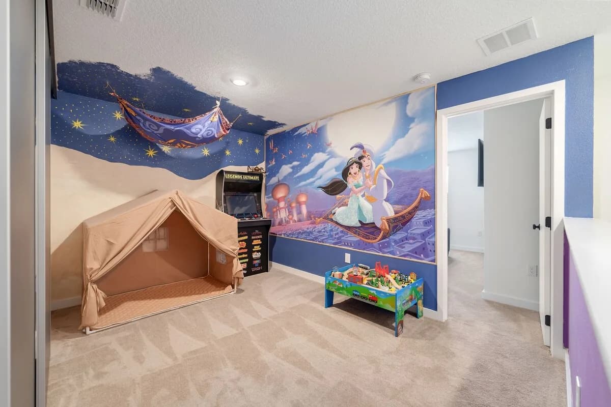 Themed family home w/kids playroom & pool photo 4