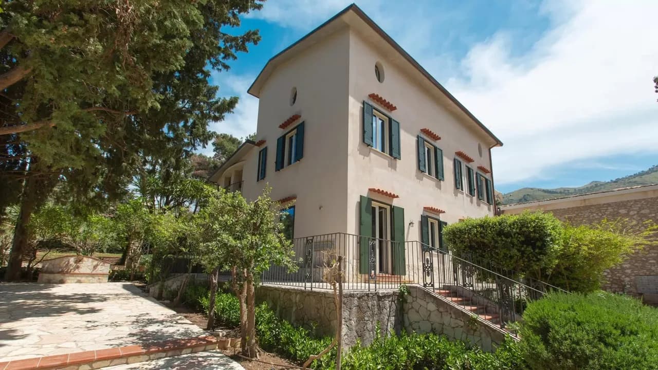Modern Villa With Classical Inspiration, foto 2