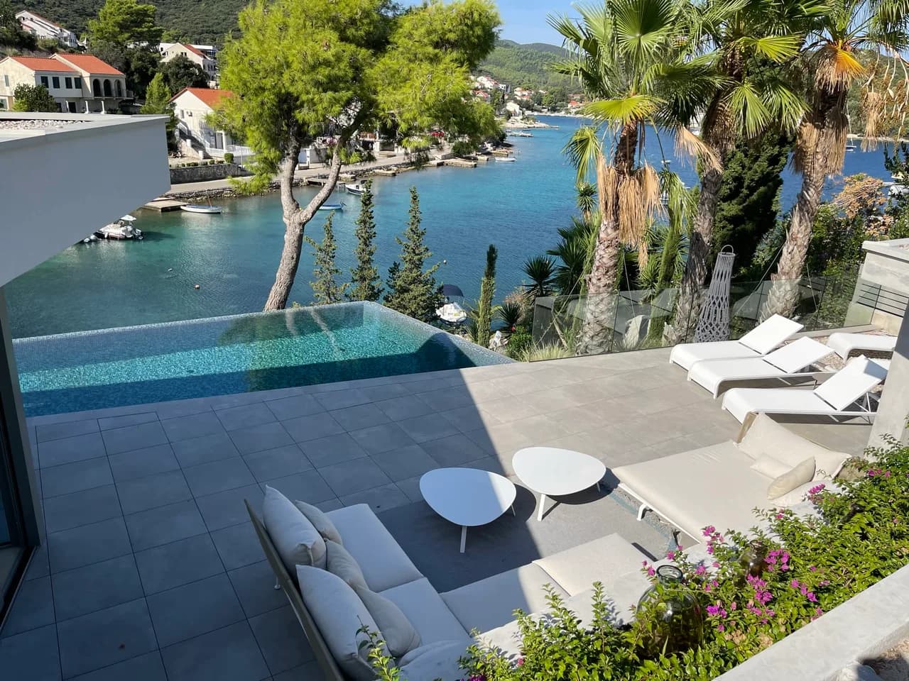 Villa de luxe à Zrnovo Bay avec piscine à débordement, photo 4