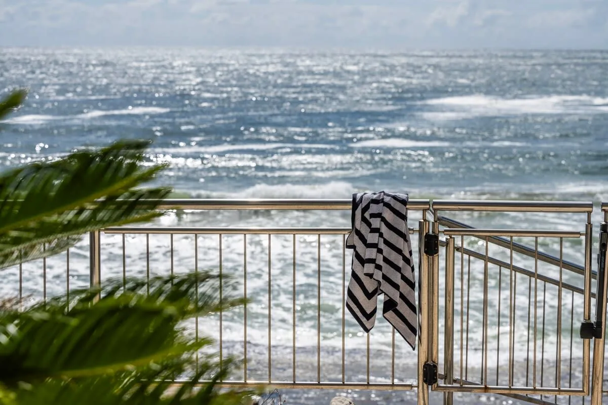 Absolute Oceanfront Four Bedroom Villa in Sydney, Foto 2