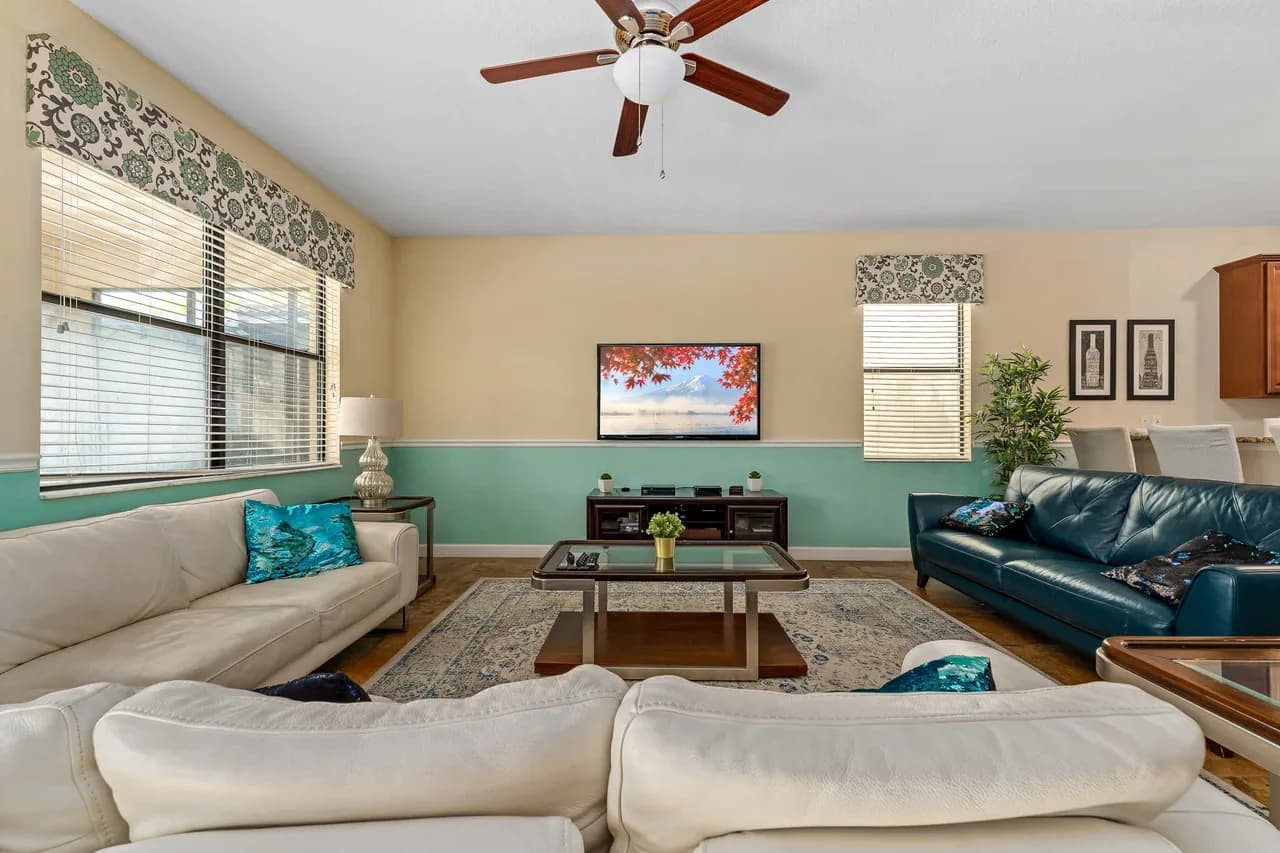 Family villa w/ pool, hot tub & game room photo 2