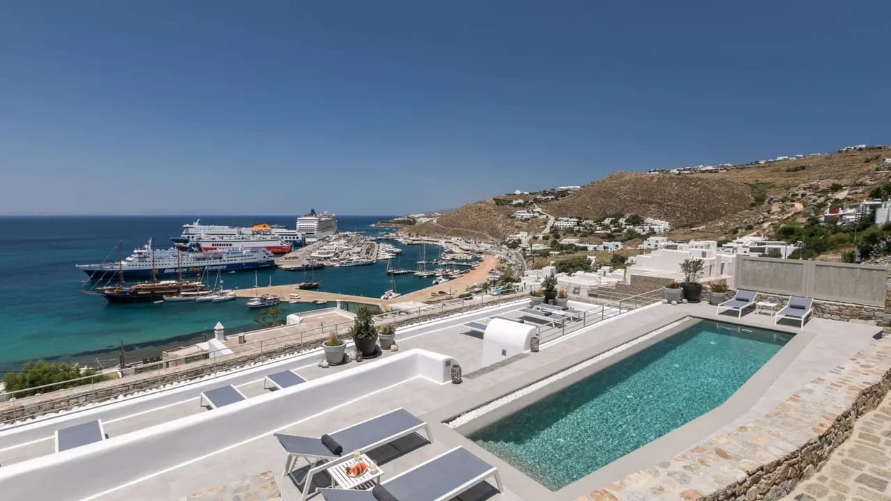 Hochwertig gestaltete Villa mit Blick auf die Ornos-Bucht, Foto 3
