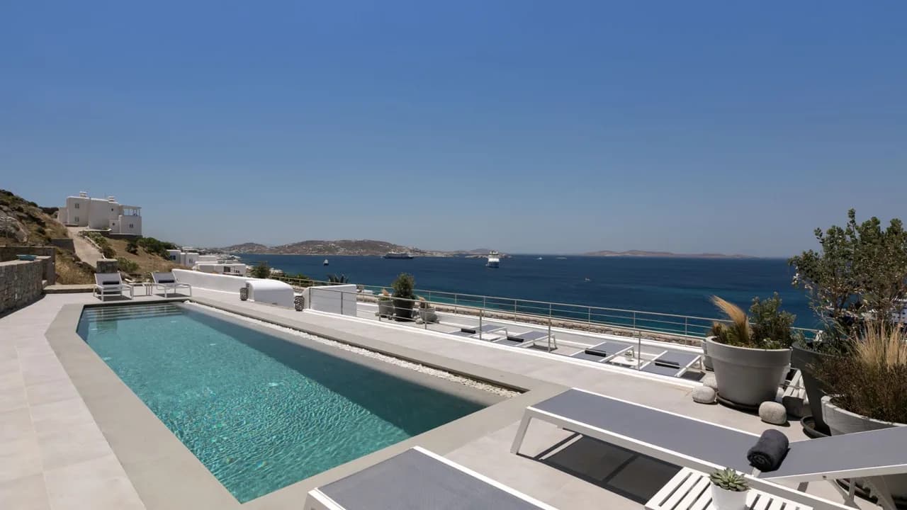 Hochwertig gestaltete Villa mit Blick auf die Ornos-Bucht, Foto 4