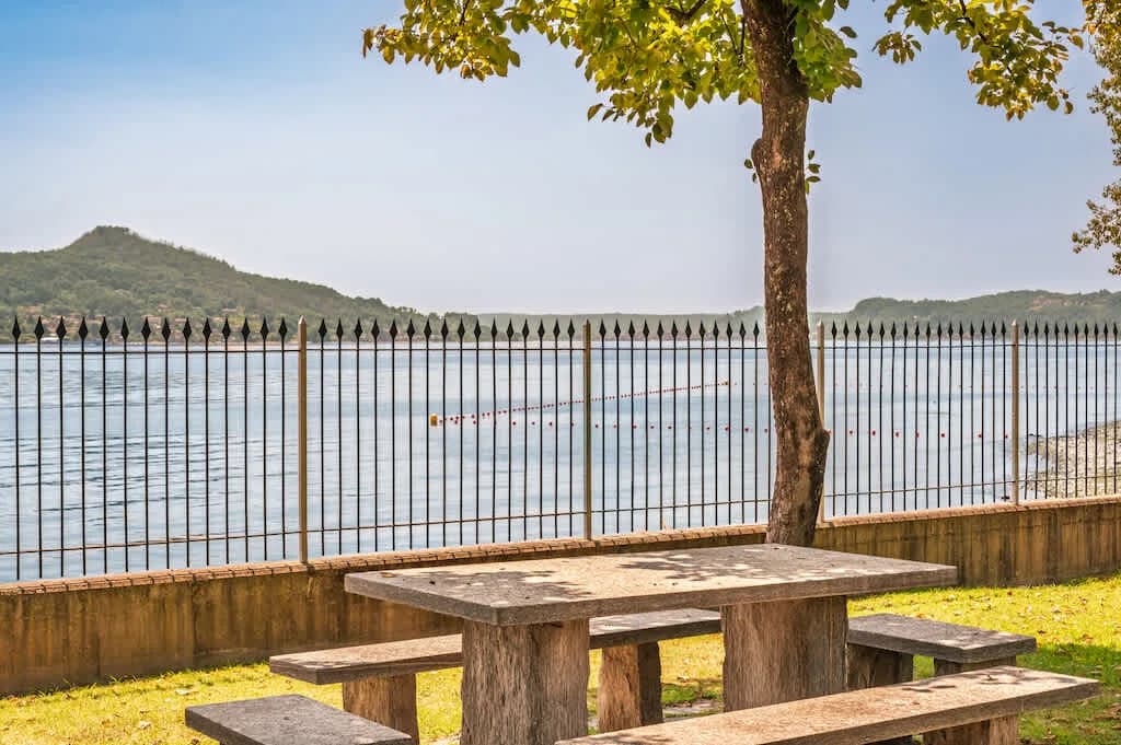 Lakeside Four Bedroom Villa in Italian Lakes photo 5