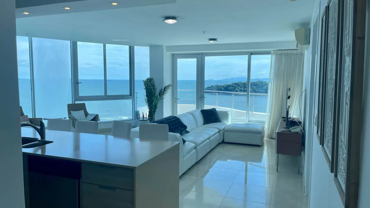Ruhiger Rückzugsort am Meer mit Dachpool, Foto 2