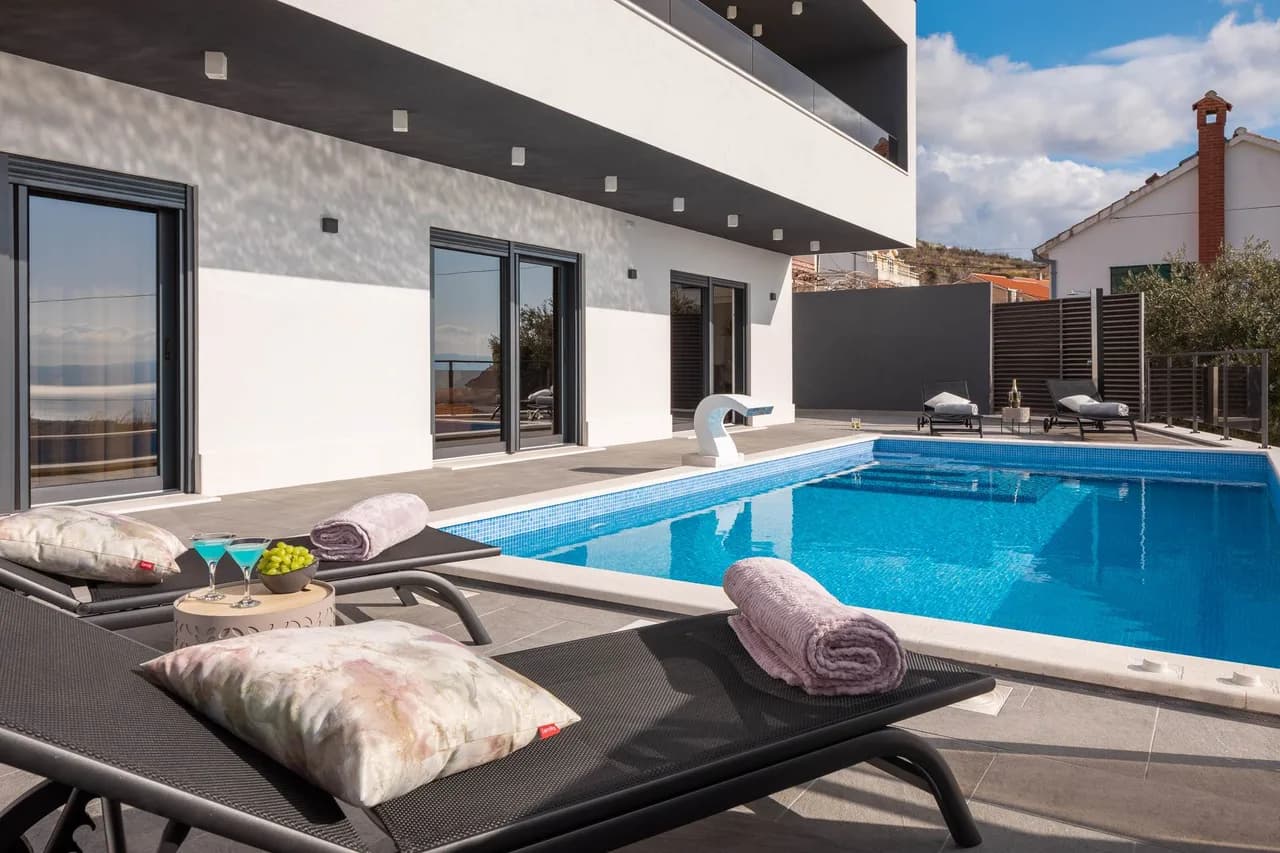 Évasion côtière croate avec piscine et jacuzzi, photo 3