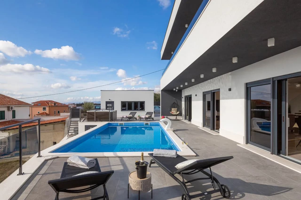 Évasion côtière croate avec piscine et jacuzzi, photo 4