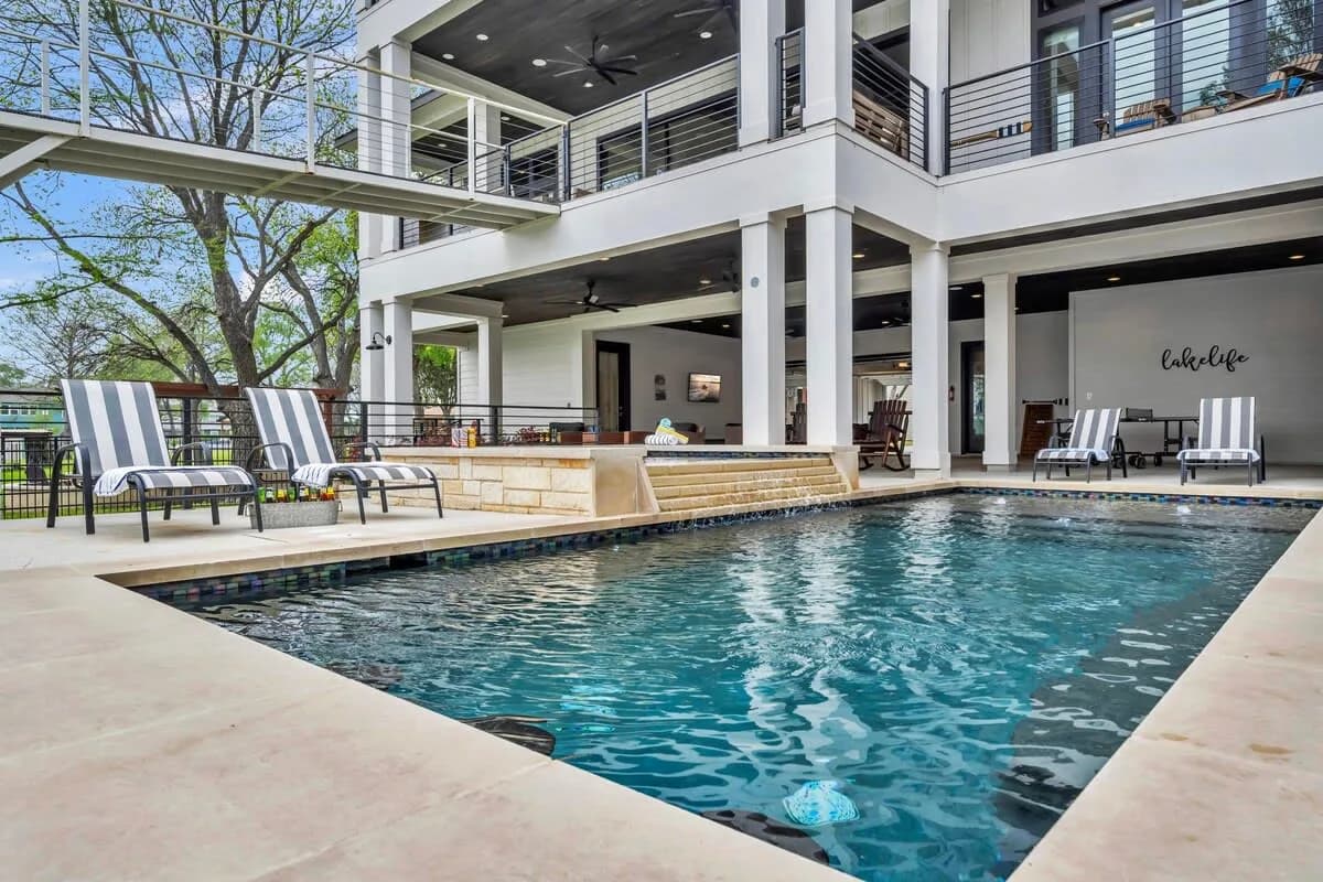 Family-Friendly Villa with Concierge in Kingsland, Texas photo 3