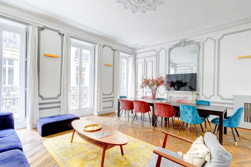 Luxury Three Bedroom Apartment in Paris