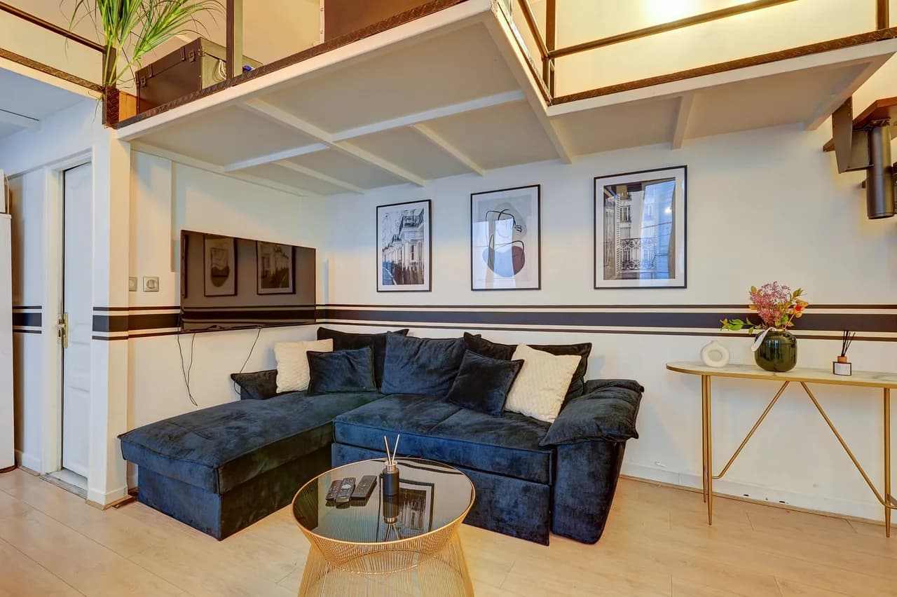 Luminous flat in Champs-Elysees photo 2