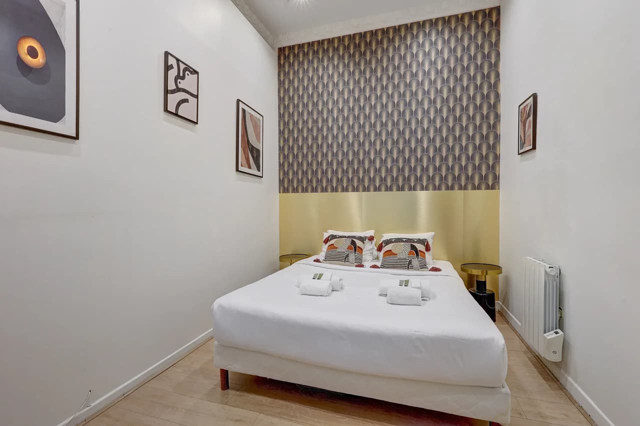 Luminous flat in Champs-Elysees photo 3