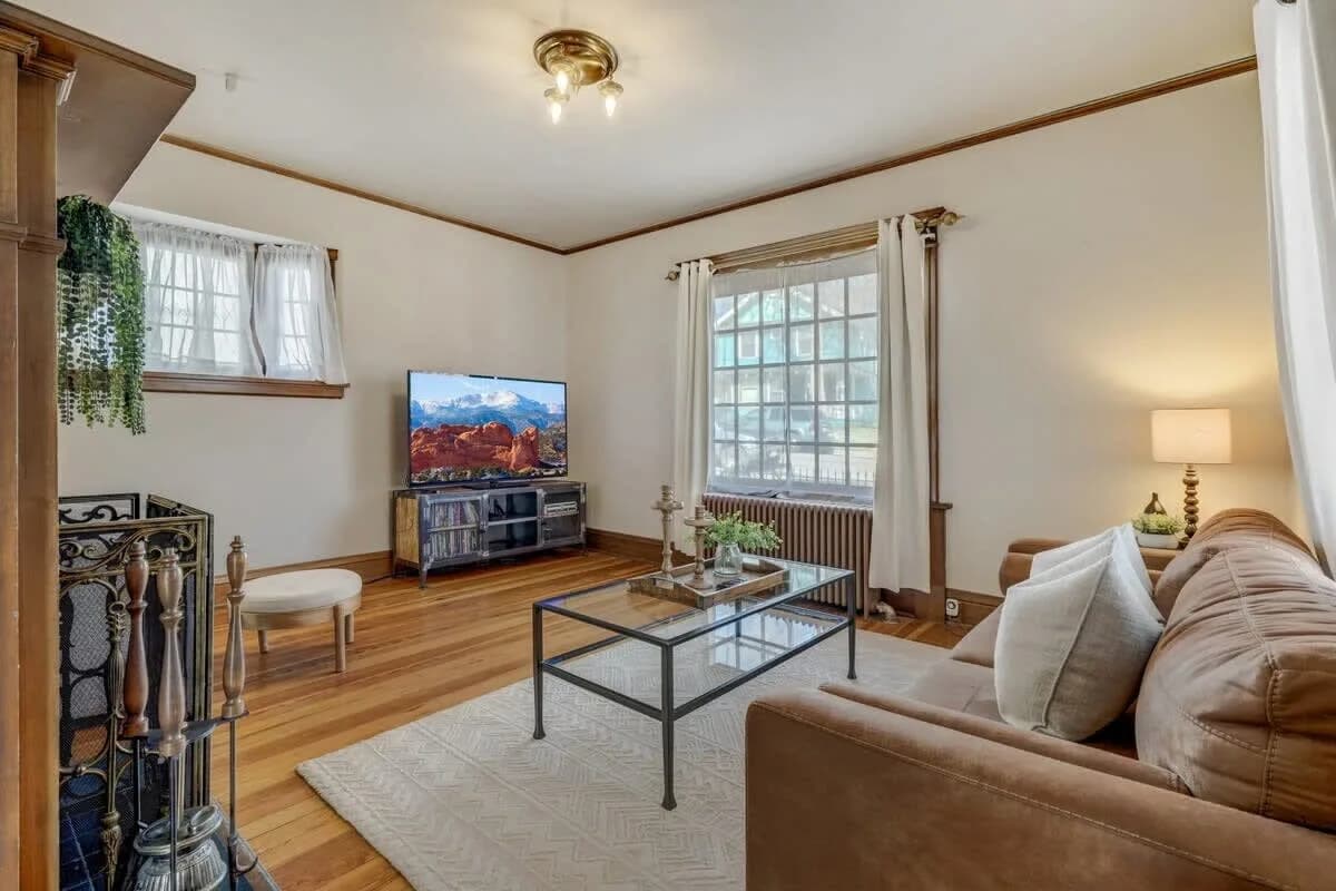 Prime Downtown Seven Bedroom Villa in Colorado Springs photo 4