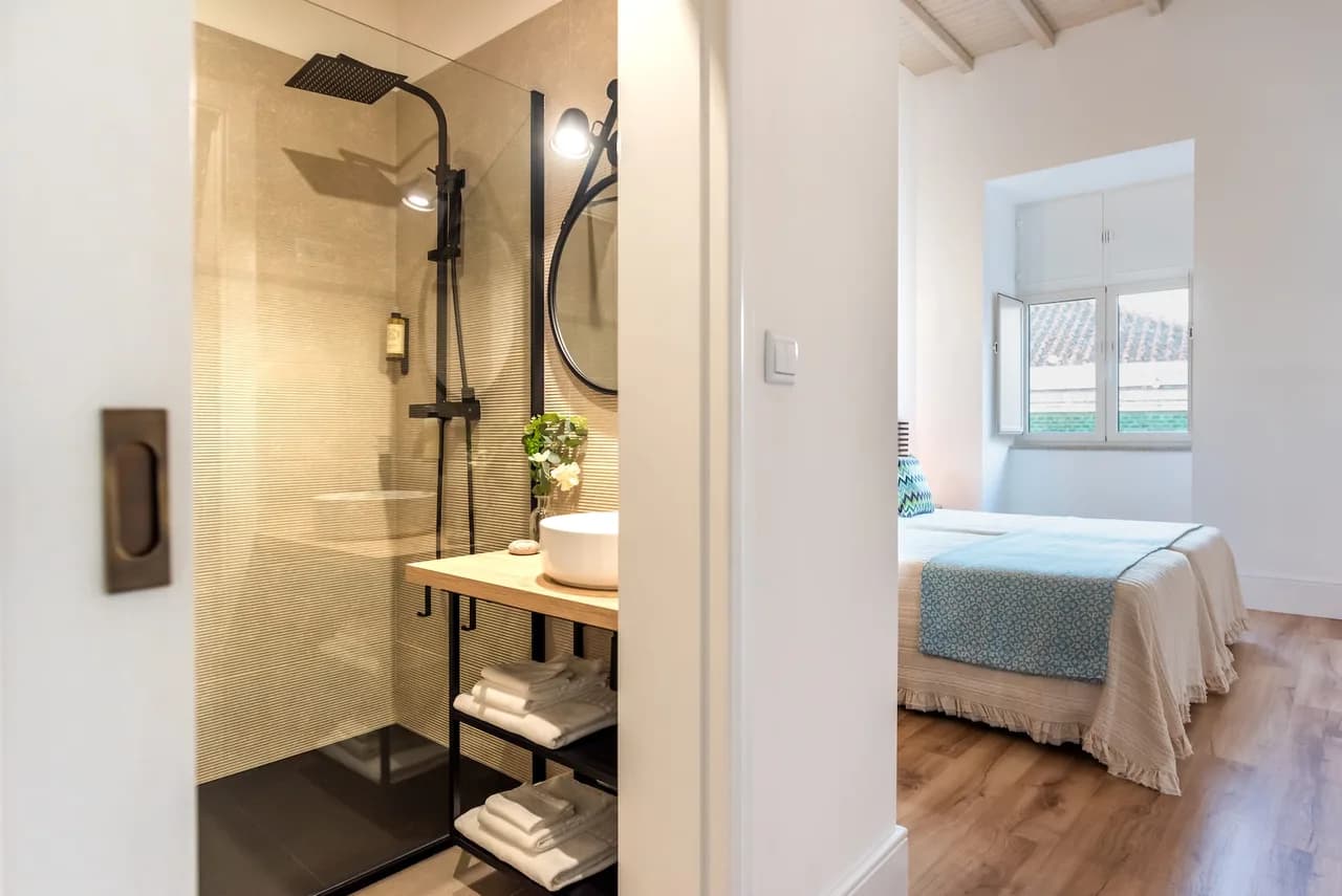 Lovely Renovated Apartment with Shared Pool photo 5