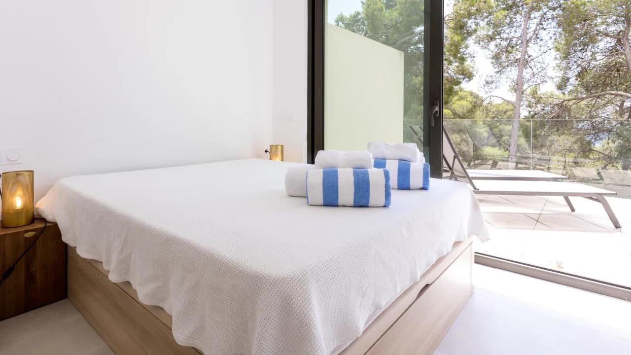 Maison Contemporaine Mitoyenne avec Piscine, photo 3