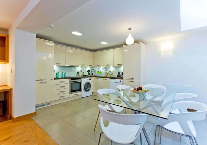 Charming Mews Retreat Near Hyde Park in London
