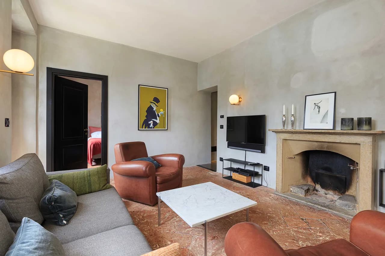 Modern gestaltete 5-Zimmer-Villa mit Seeblick, Foto 2
