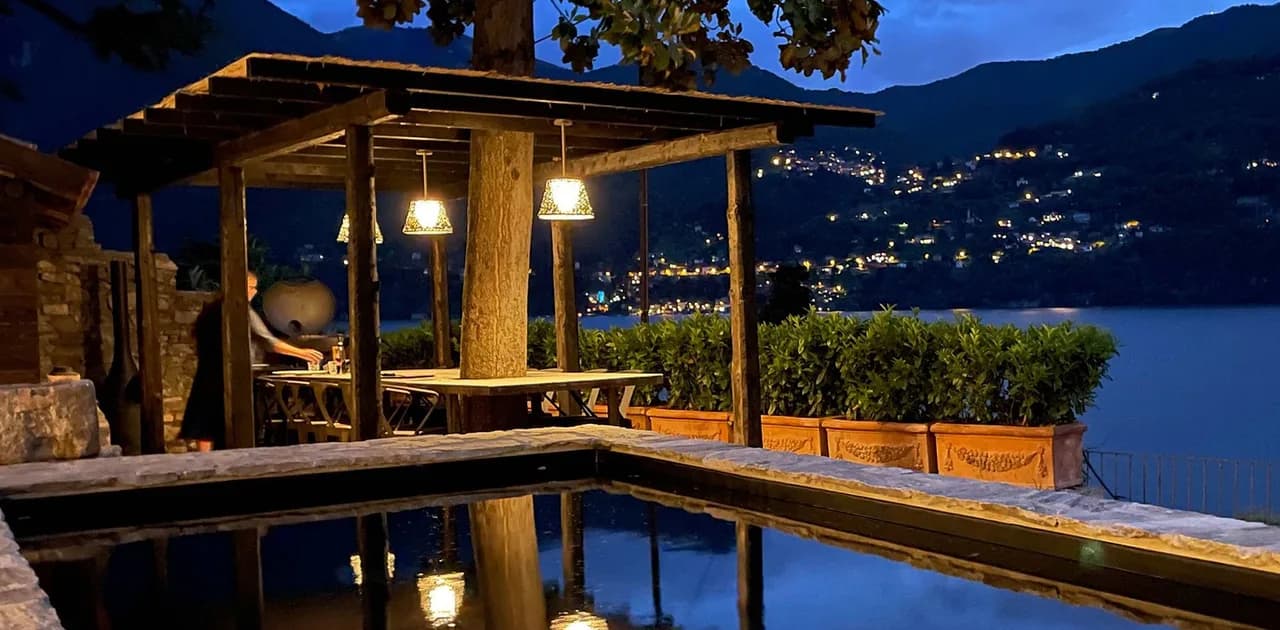 Modern gestaltete 5-Zimmer-Villa mit Seeblick, Foto 5