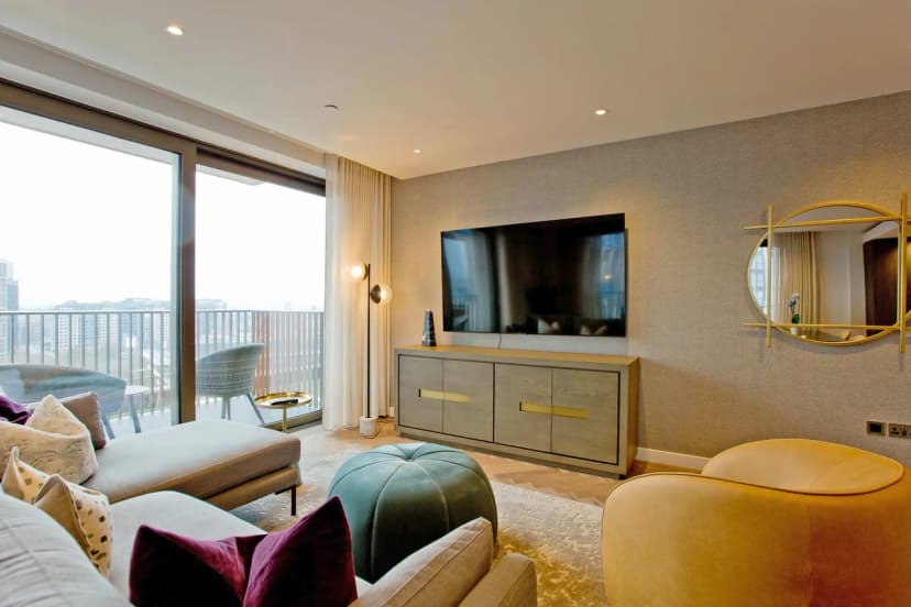 Skyline View Three Bedroom Apartment in London