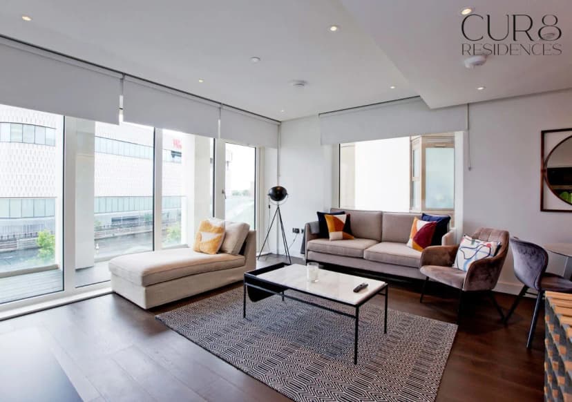 Stylish Apartment Next to Westfield Mall