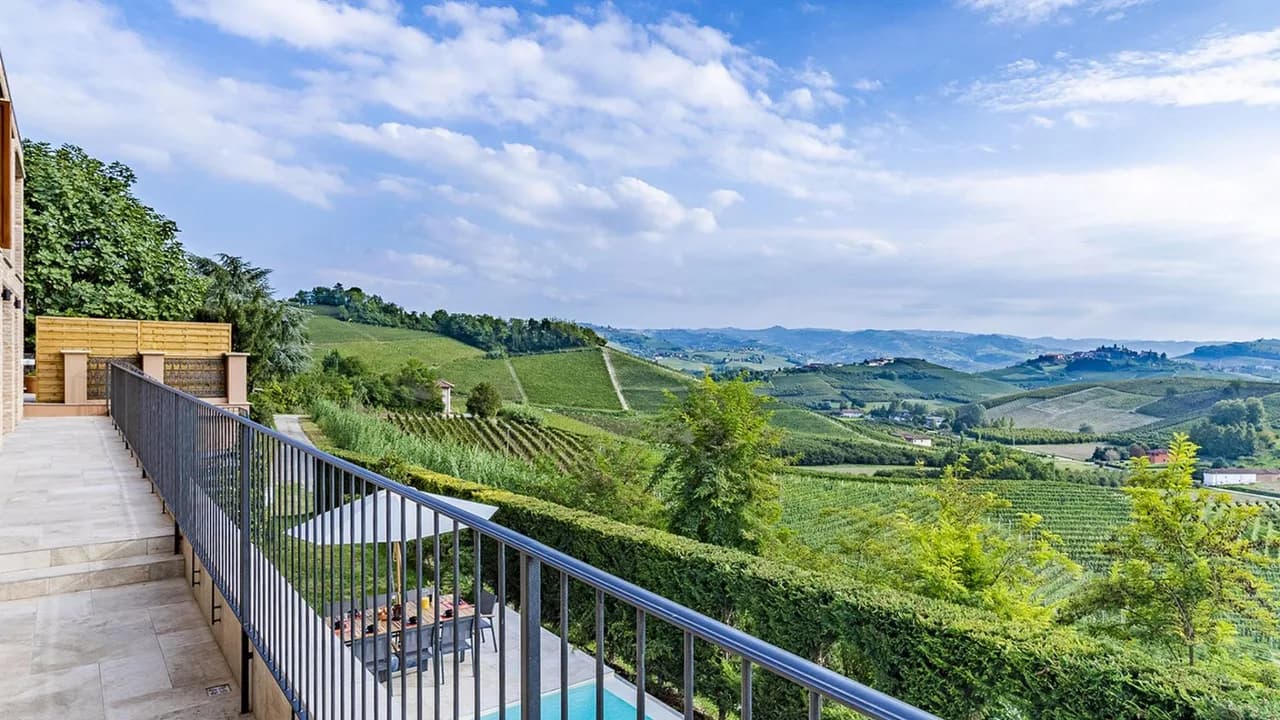 Villa Contemporánea de 4 Habitaciones con Piscina y Vista a Viñedos, foto 2