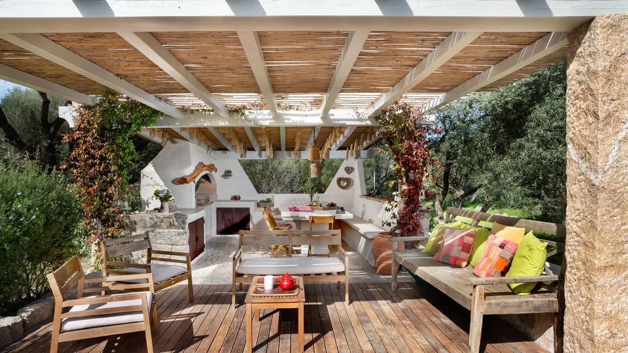 Romantic Retreat With Private Pool & Hot Tub photo 4