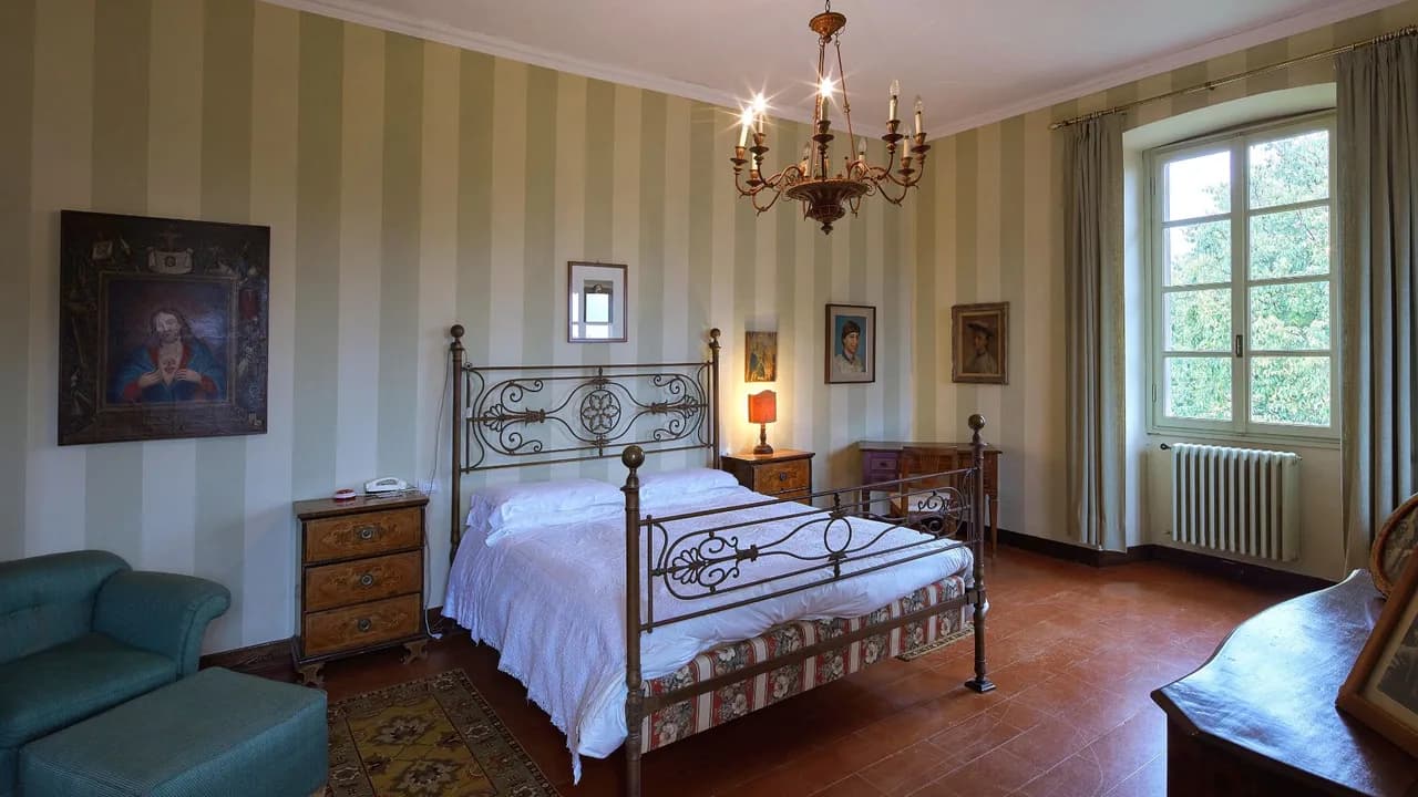 Elegante Villa con Piscina, Vino y Arte Cercano, foto 4