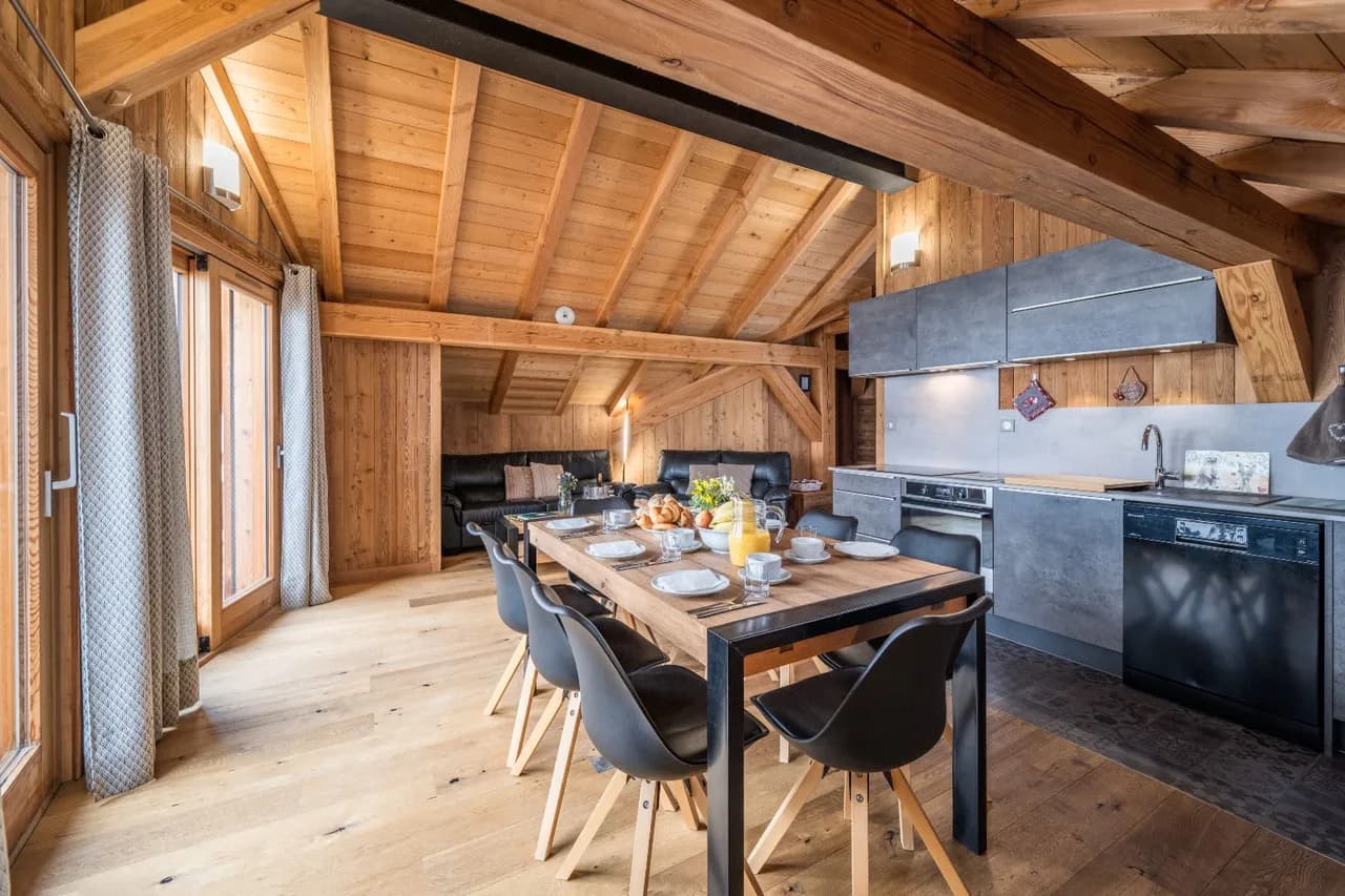 Spacious Ski Chalet in Huez for Families photo 2