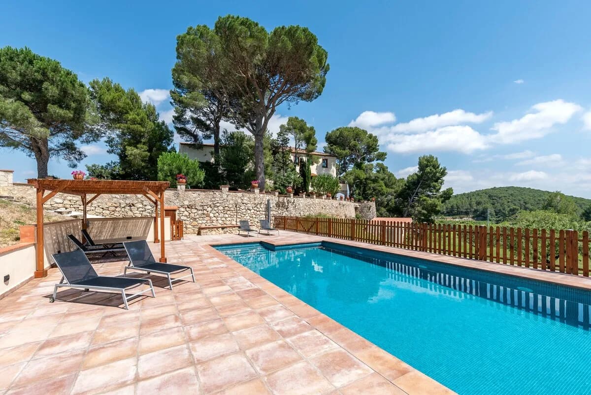 Elegant Nine Bedroom Villa in Barcelona photo 2