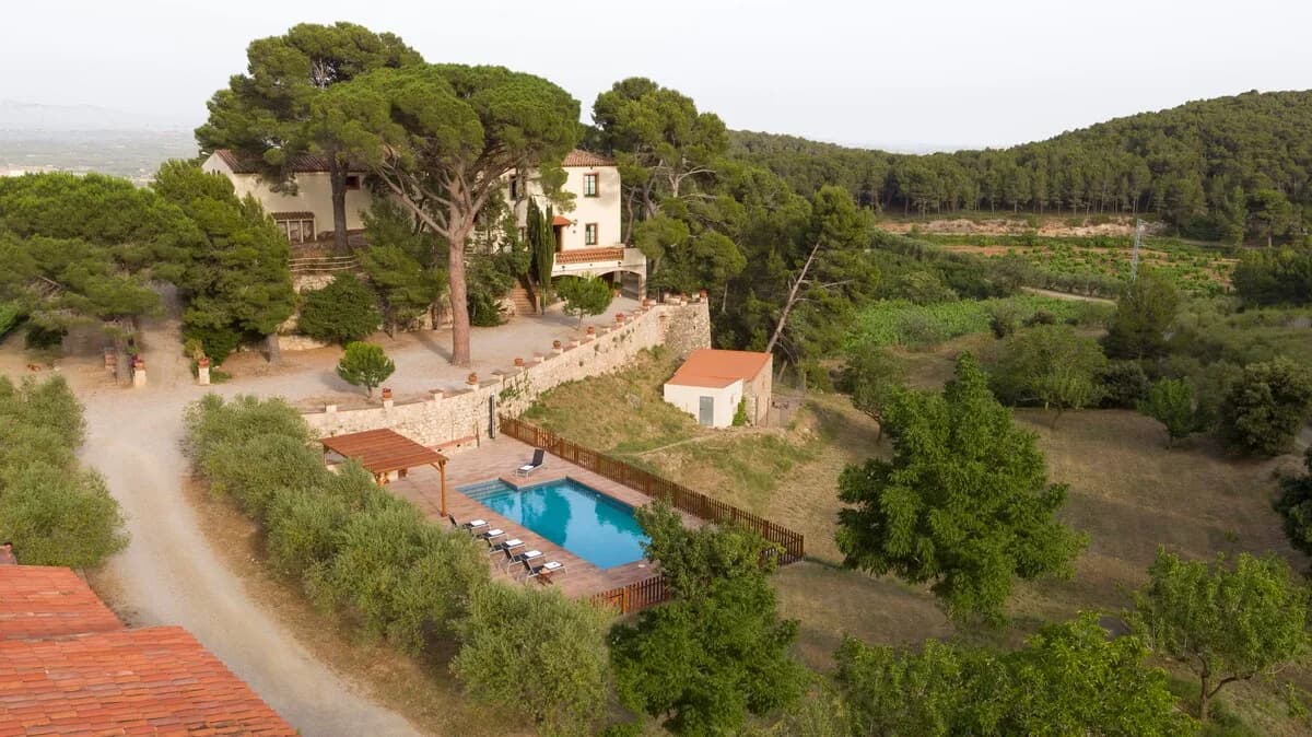 Elegant Nine Bedroom Villa in Barcelona photo 5
