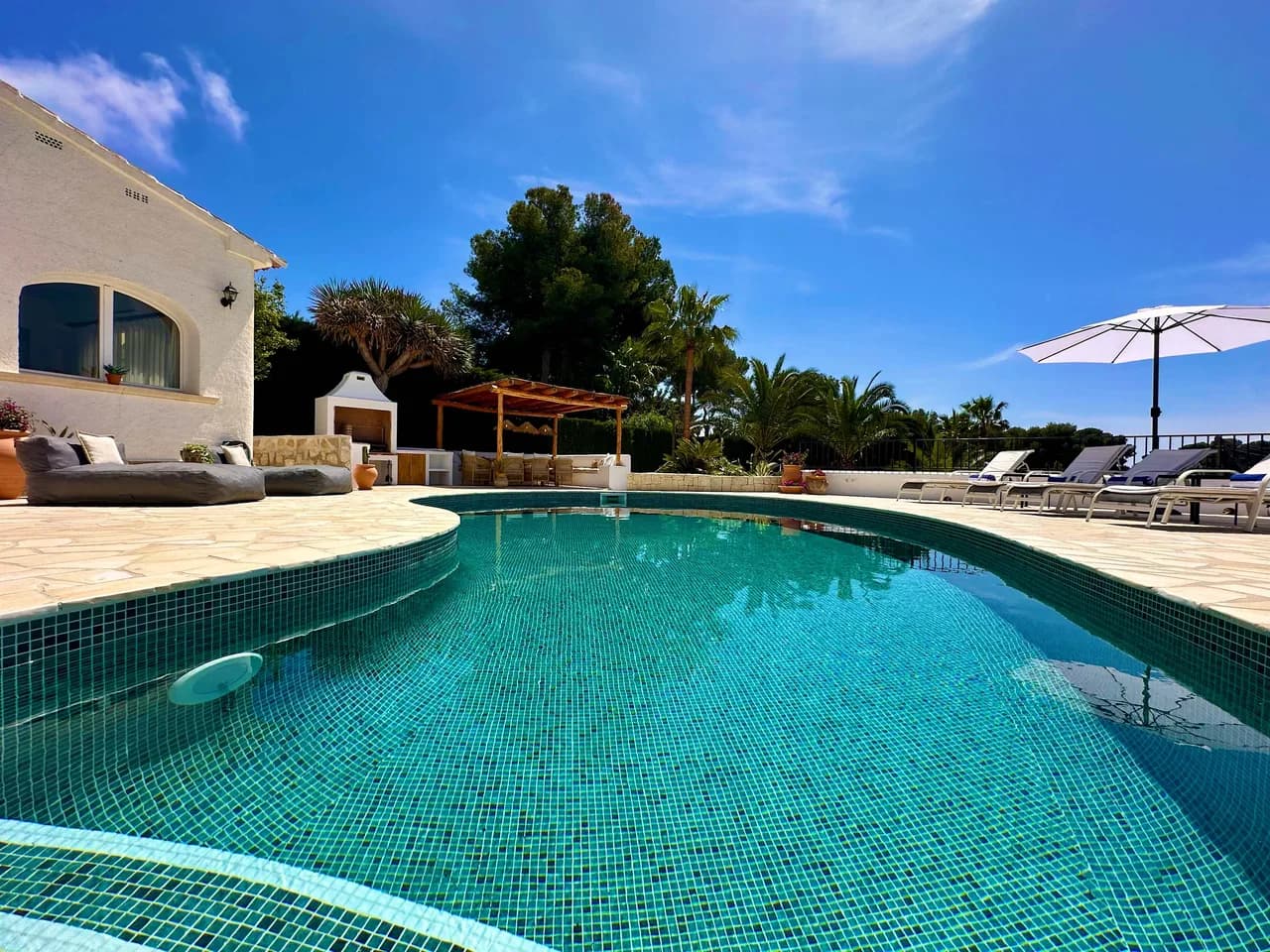 Beachside Three Bedroom Villa in Moraira, foto 5