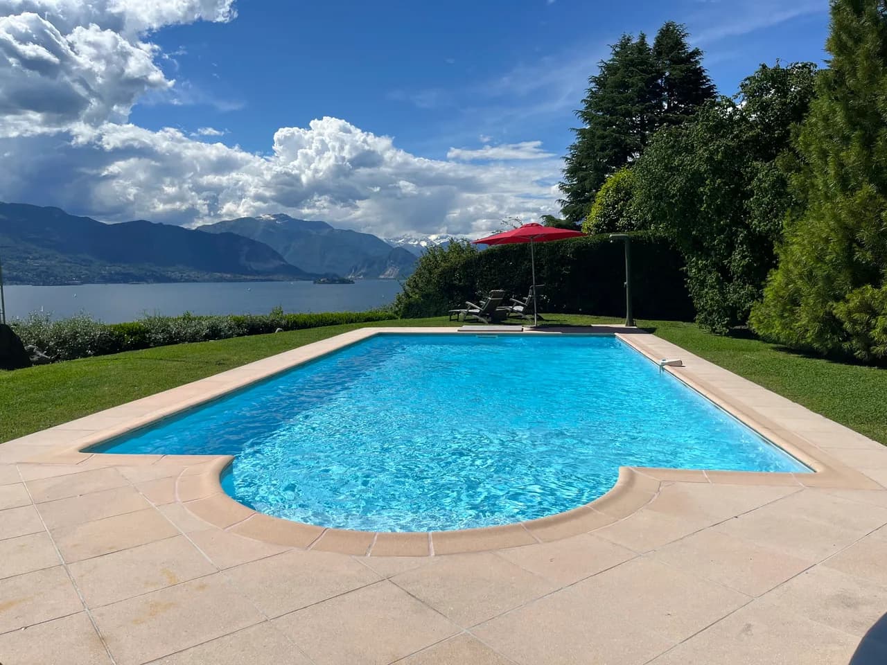 Encantadora Villa Soleada Cerca del Lago Maggiore