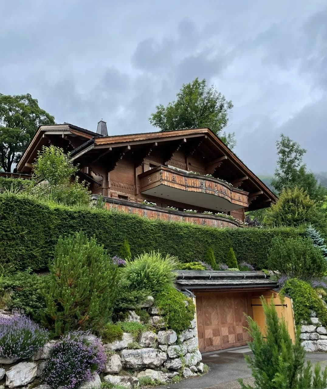 Premier 5BR Chalet with Fitness Room and Stunning Alpine Views