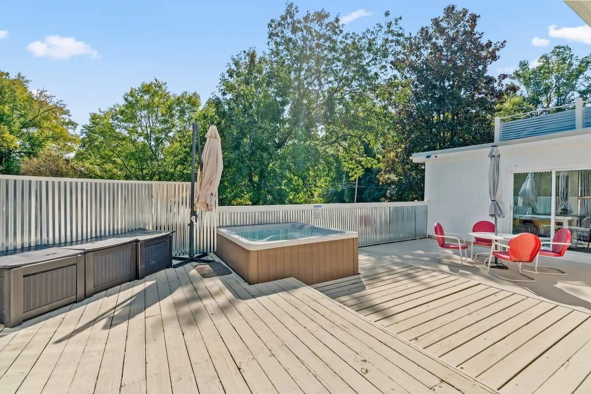 Modern Hot Tub Villa in Guilford County photo 2