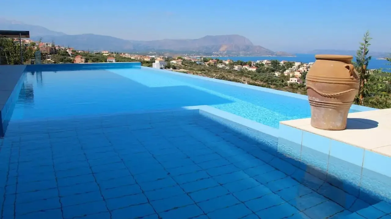Refugio de Grandeza con Piscina y Vista Panorámica, foto 4