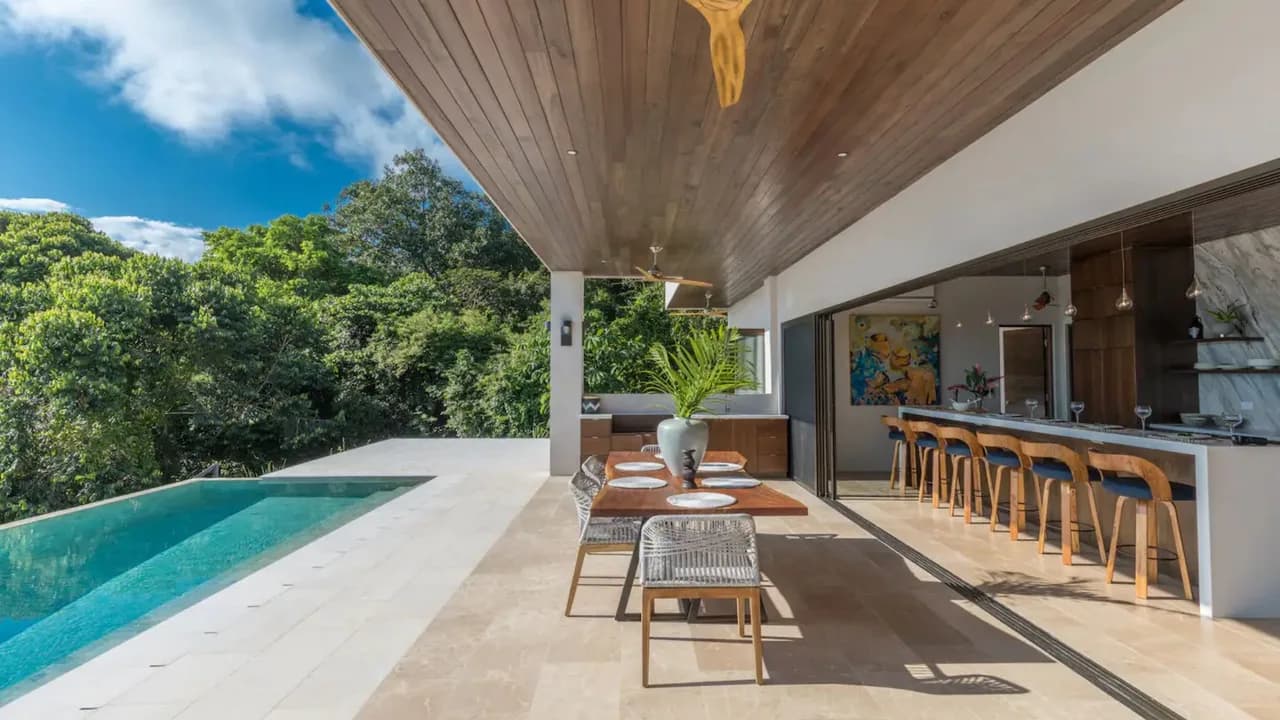 Zeitgenössische Bergvilla mit Infinity-Pool, Foto 2