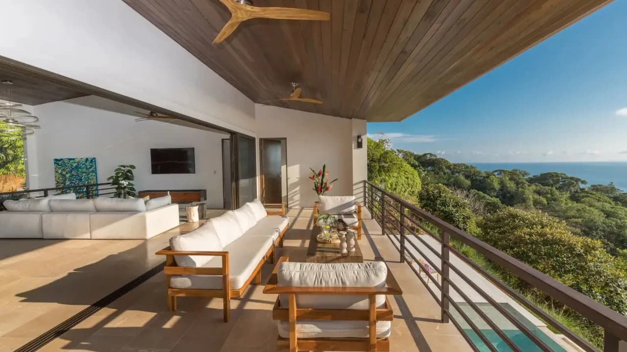 Zeitgenössische Bergvilla mit Infinity-Pool, Foto 4