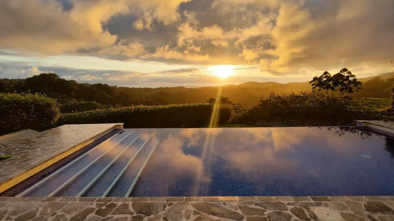 Villa Moderne Costaricaine Avec Jardins Tropicaux, photo 3