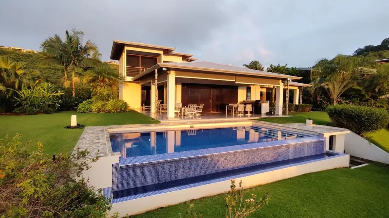 Villa Moderne Costaricaine Avec Jardins Tropicaux, photo 4
