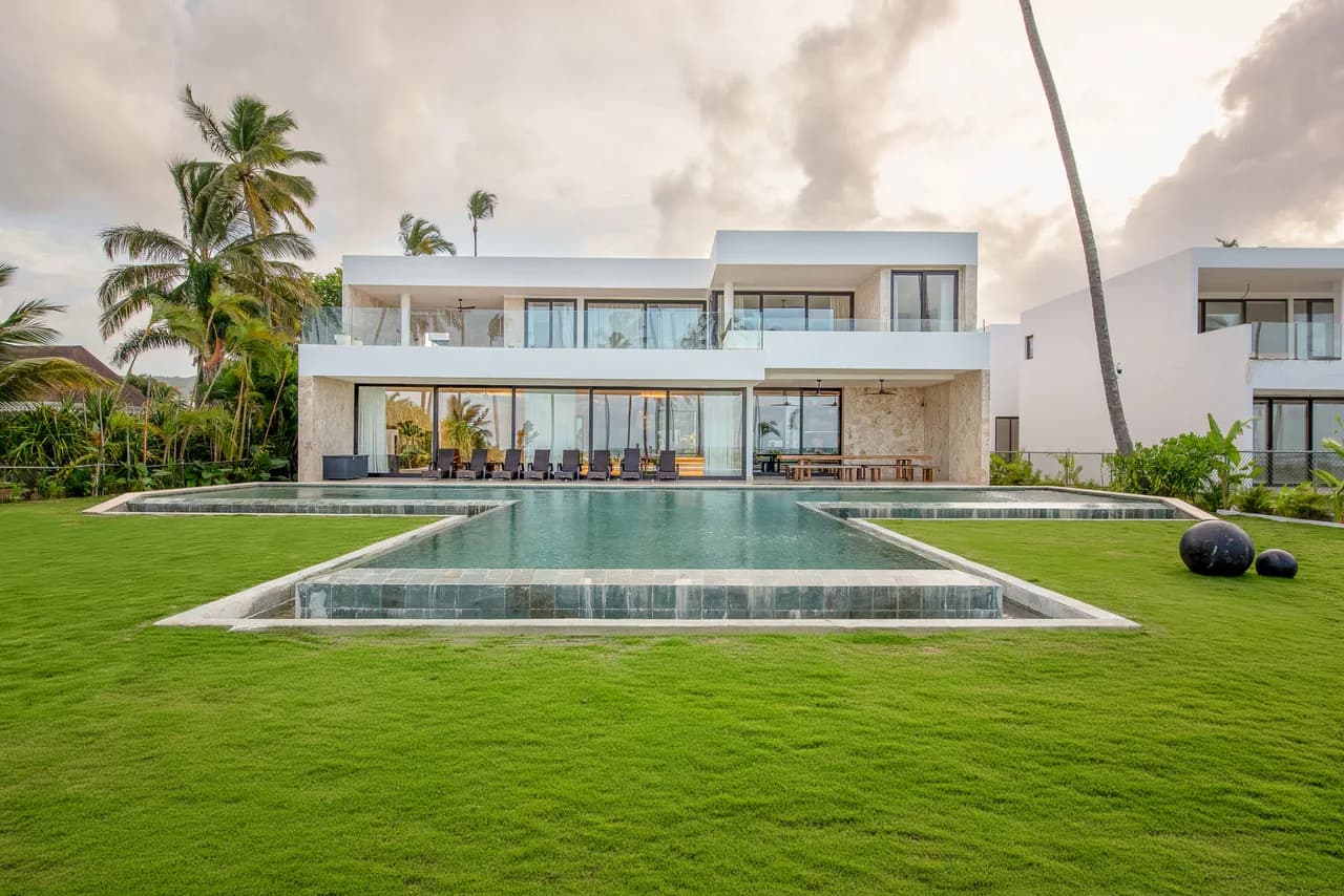 Beachfront Seven Bedroom Villa in Samana, Foto 2