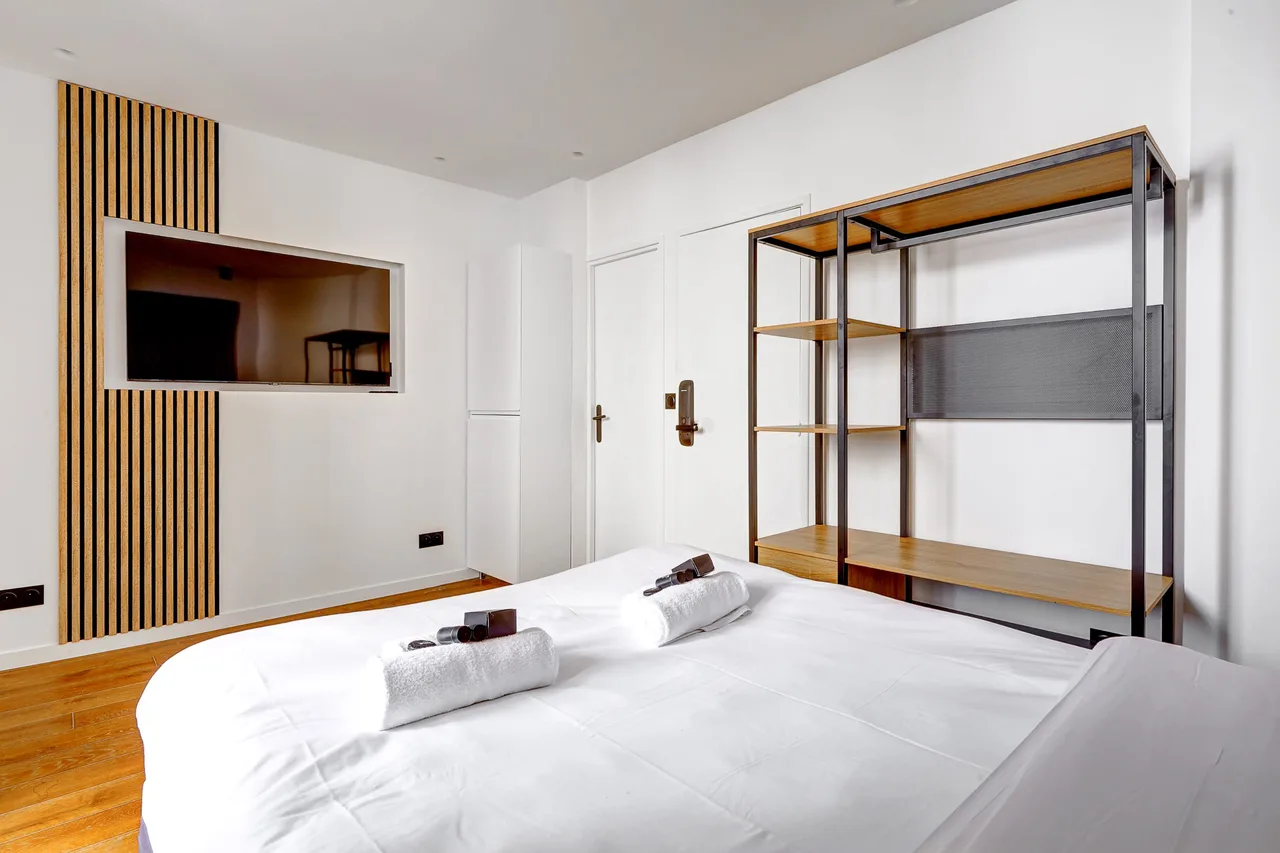 Air-Conditioned One Bedroom Retreat in Paris photo 3