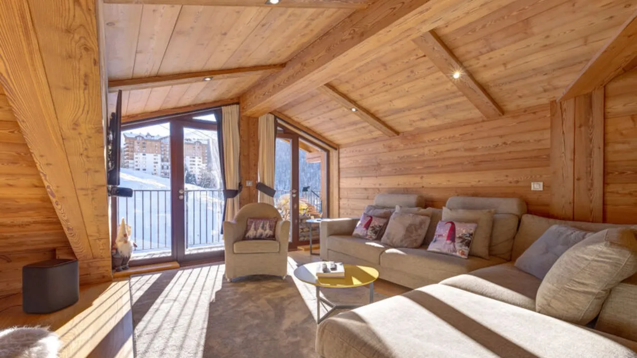 Penthouse in Courchevel’s Heart With Fireplace photo 3