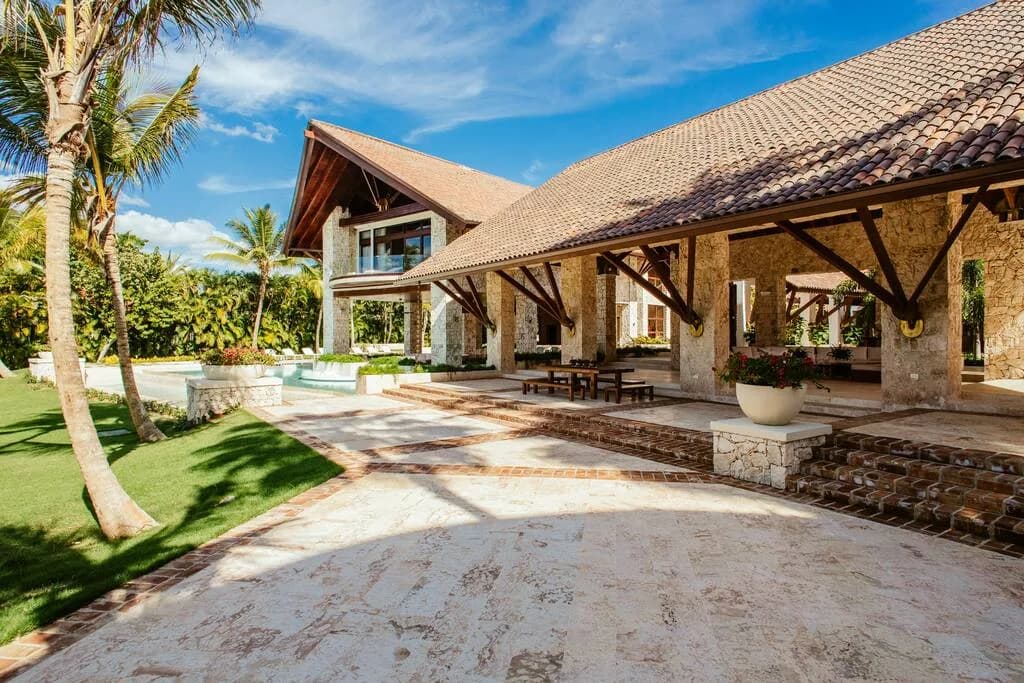 Beachfront Estate with Private Access in La Romana photo 5